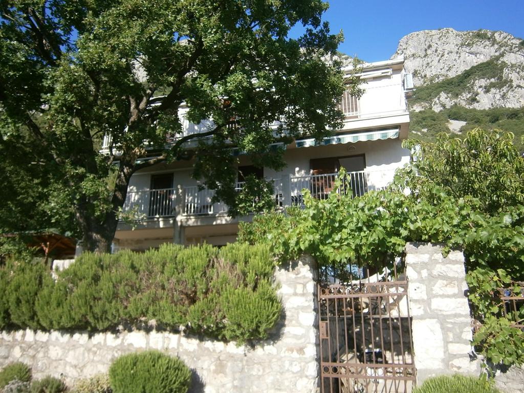 Studios Peric Sveti Stefan Exterior foto